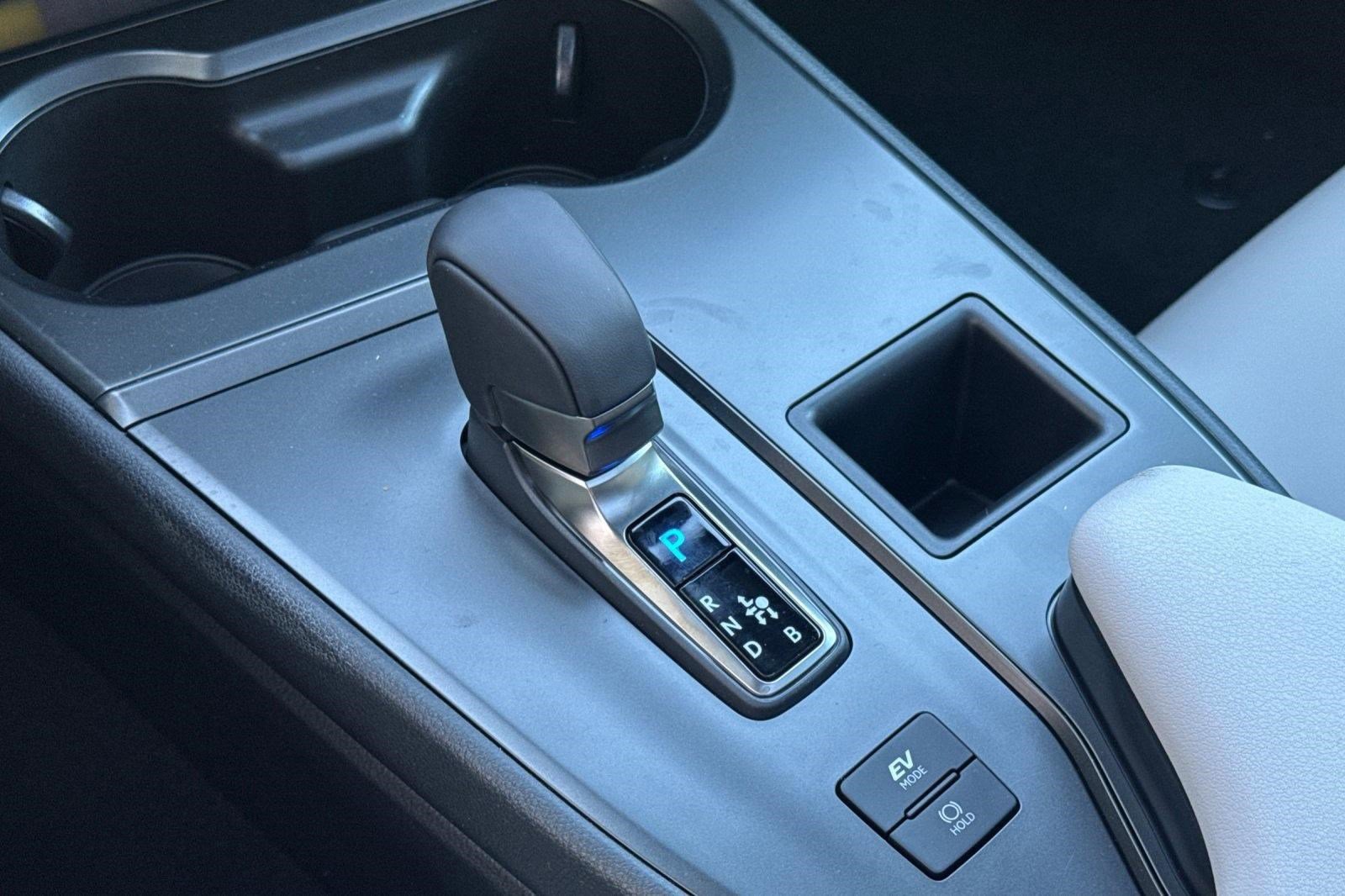 New 2026 Lexus UX 300h FWD image 16