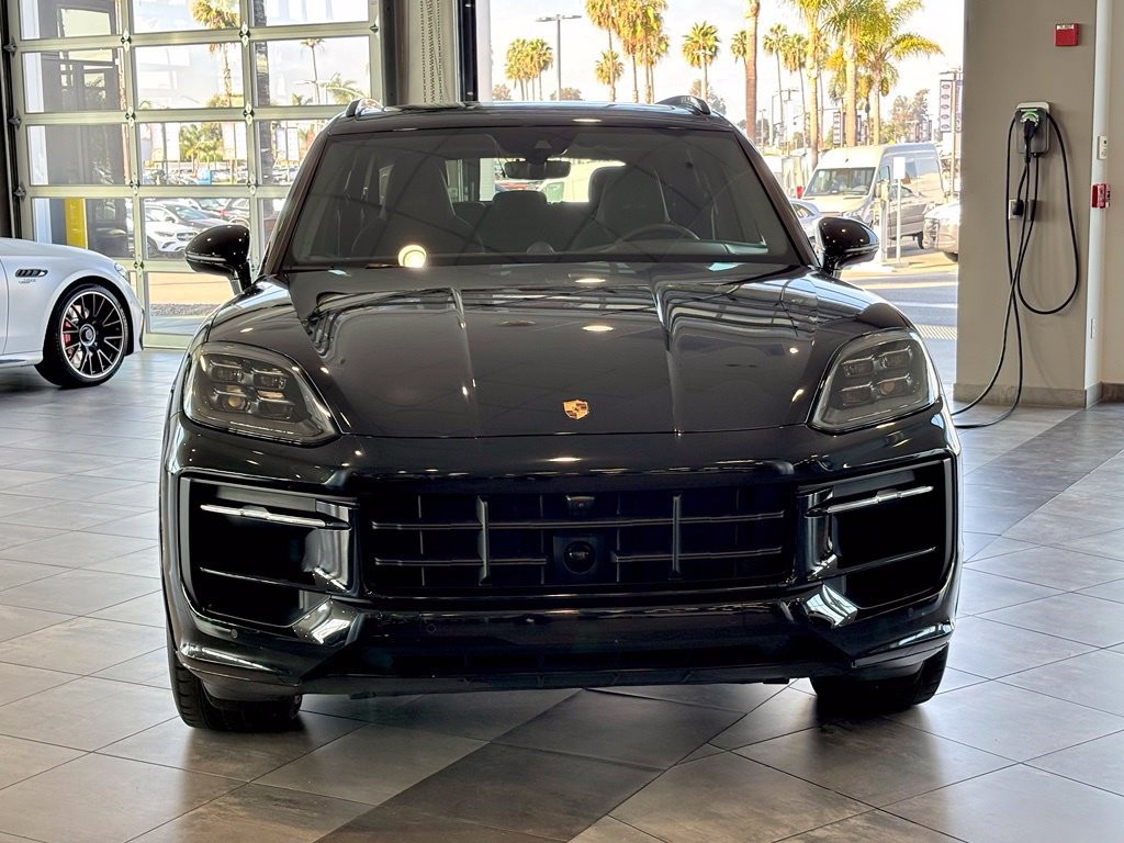 Used 2025 Porsche Cayenne GTS AWD/4WD image 11