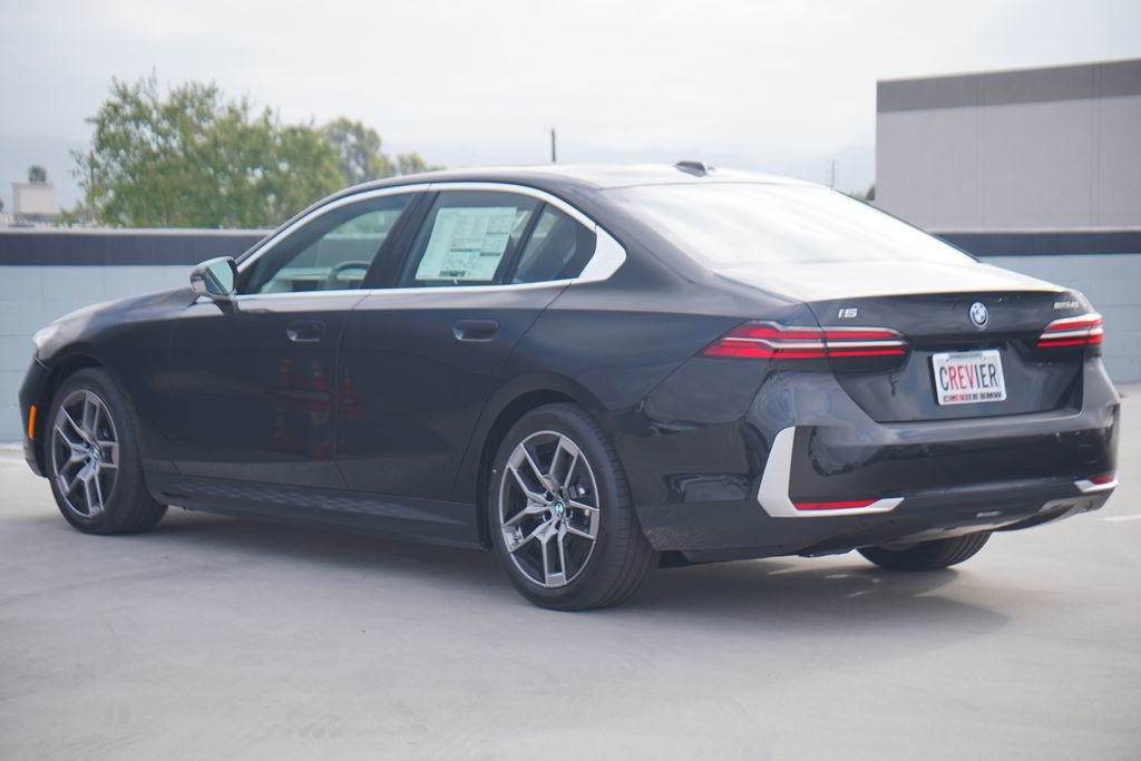 New 2026 BMW i5 eDrive40 w/ Premium Package image 7