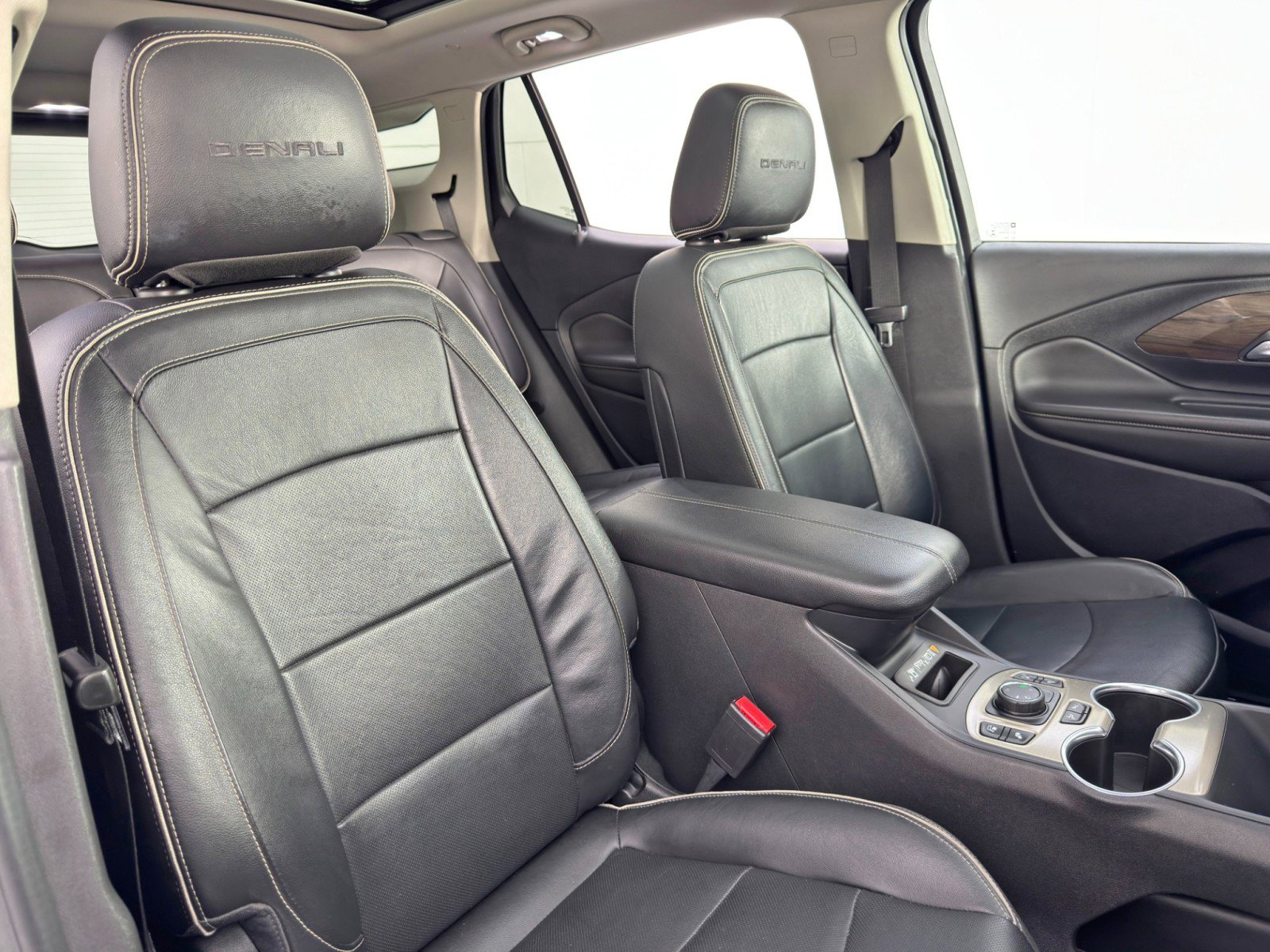 Used 2020 GMC Terrain Denali w/ GMC Pro Grade Package image 38