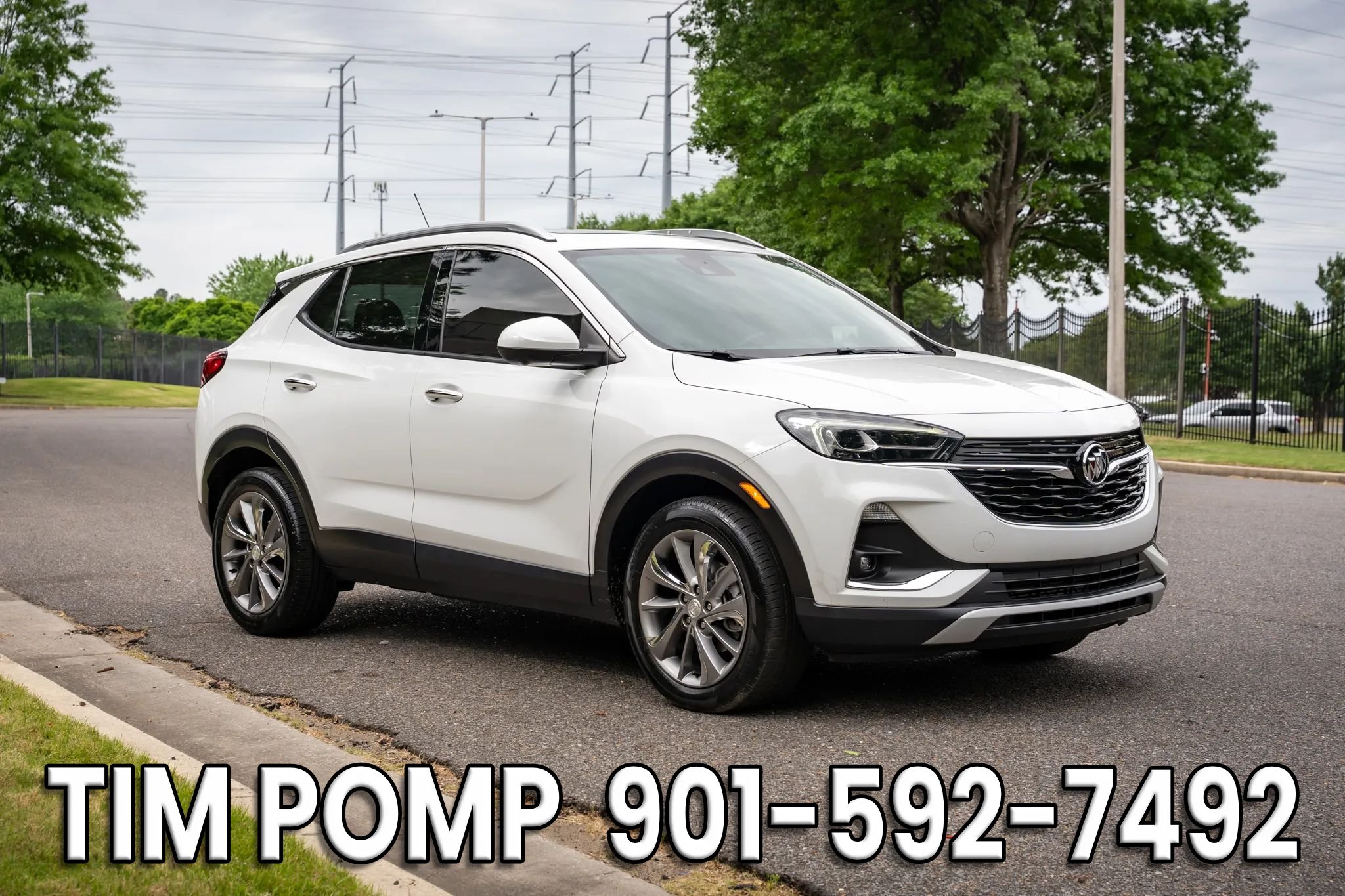 Used 2022 Buick Encore GX Essence w/ Advanced Technology Package FWD image 4
