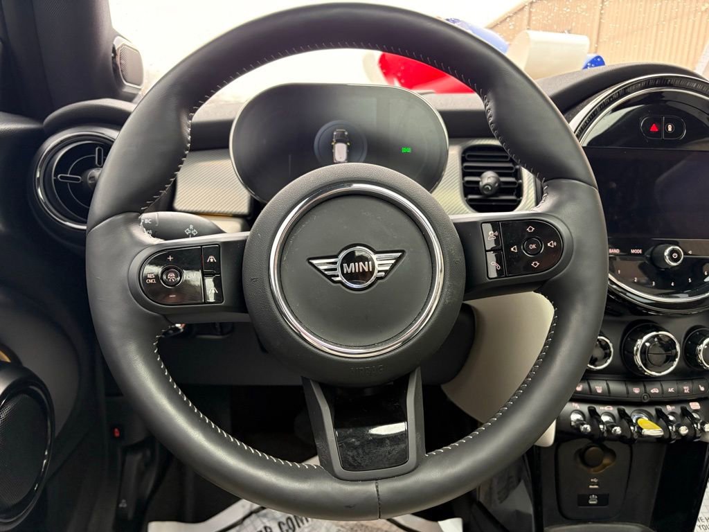 Used 2024 MINI Cooper SE image 29