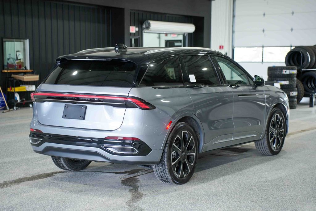 Used 2024 Lincoln Nautilus Reserve w/ Equipment Group 202A image 5