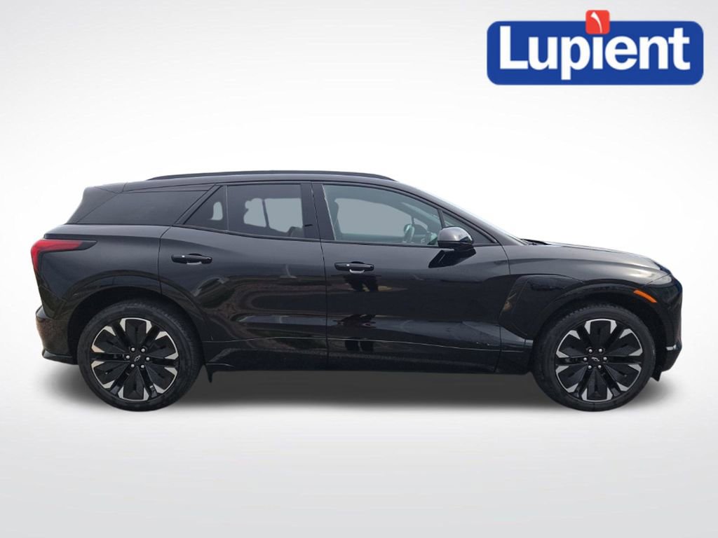 Used 2025 Chevrolet Blazer EV RS AWD/4WD image 2