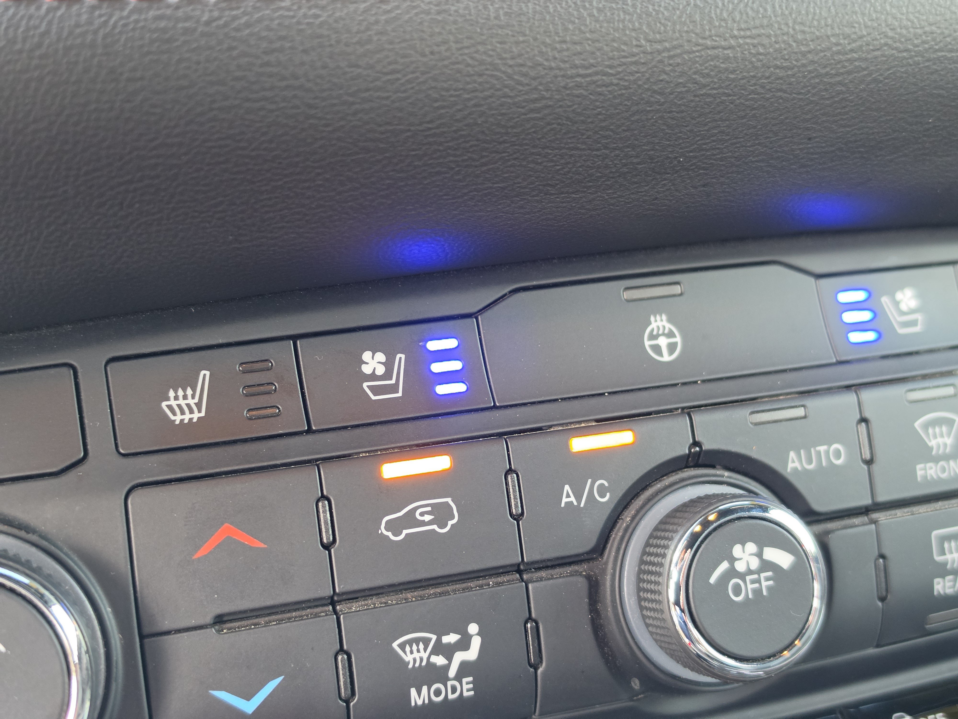 Used 2023 Dodge Durango R/T RWD image 33