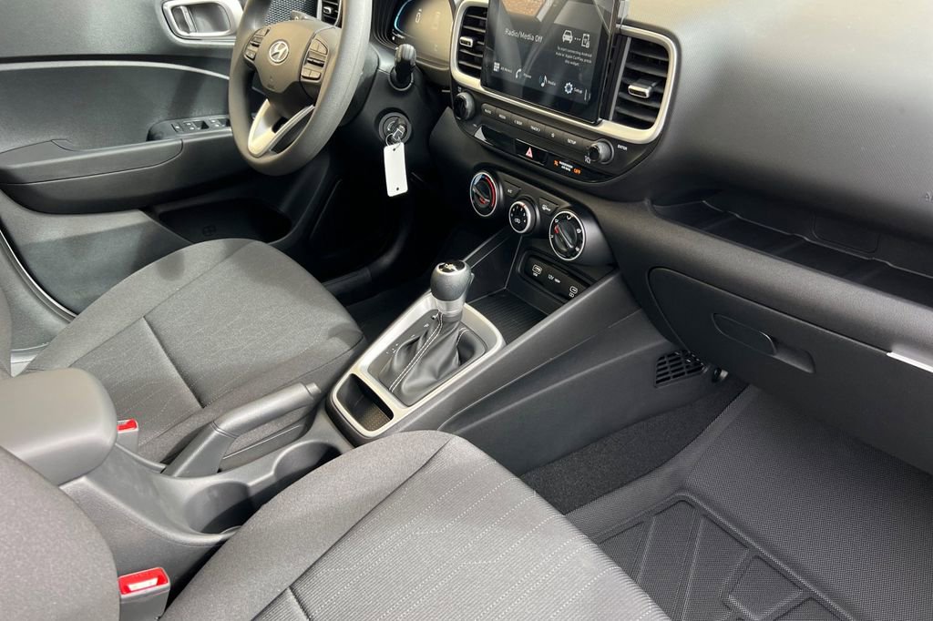 New 2026 Hyundai Venue SE image 14