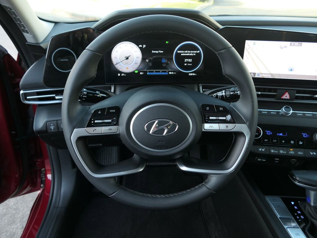 Certified 2023 Hyundai Elantra Limited image 17