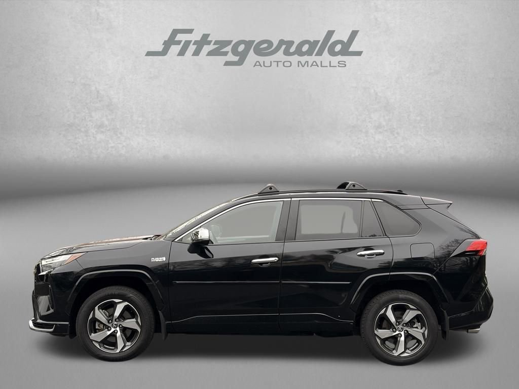 Used 2022 Toyota RAV4 SE w/ Weather & Moonroof Package image 3