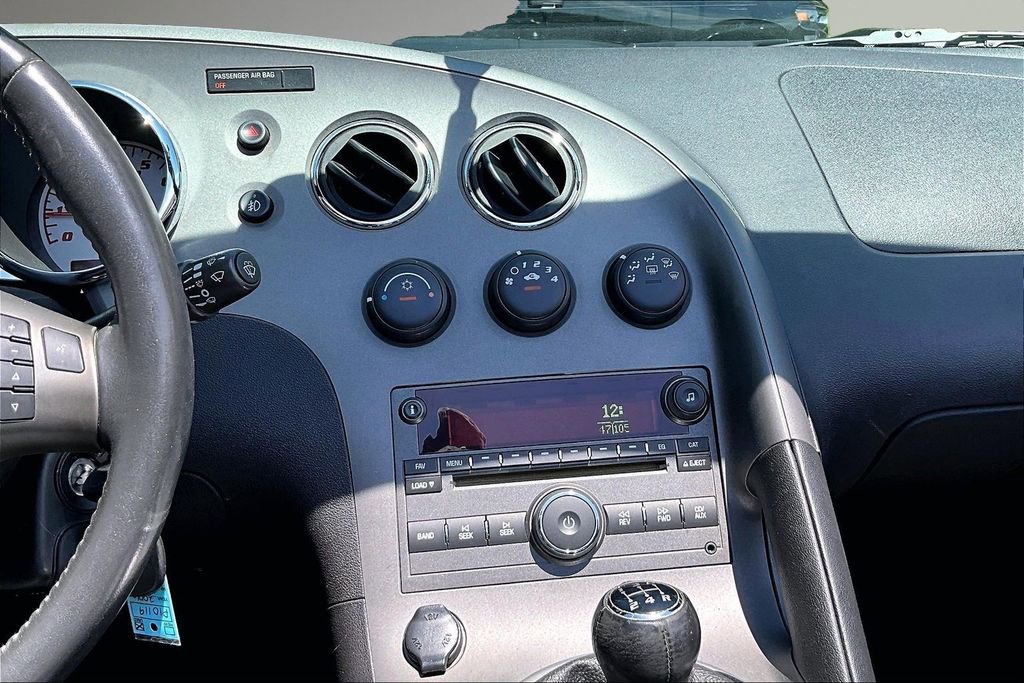 Used 2006 Pontiac Solstice Convertible w/ Premium Package RWD image 9