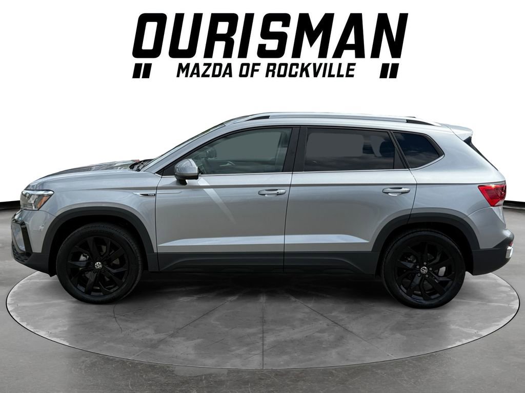 Used 2023 Volkswagen Taos SE w/ Black Wheel Package AWD/4WD image 3