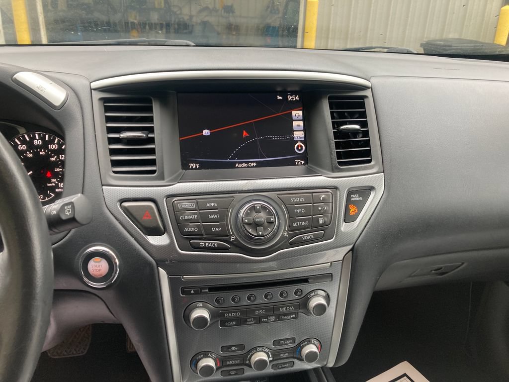 Used 2020 Nissan Pathfinder SL AWD/4WD image 23