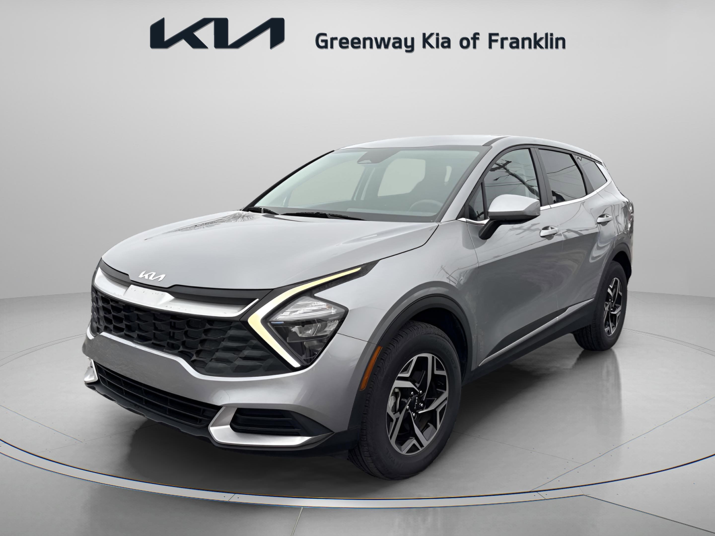 Used 2023 Kia Sportage LX image 3