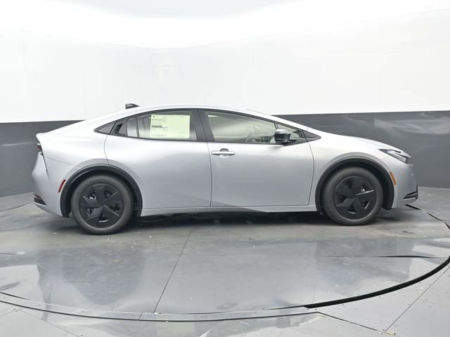 New 2026 Toyota Prius LE image 2