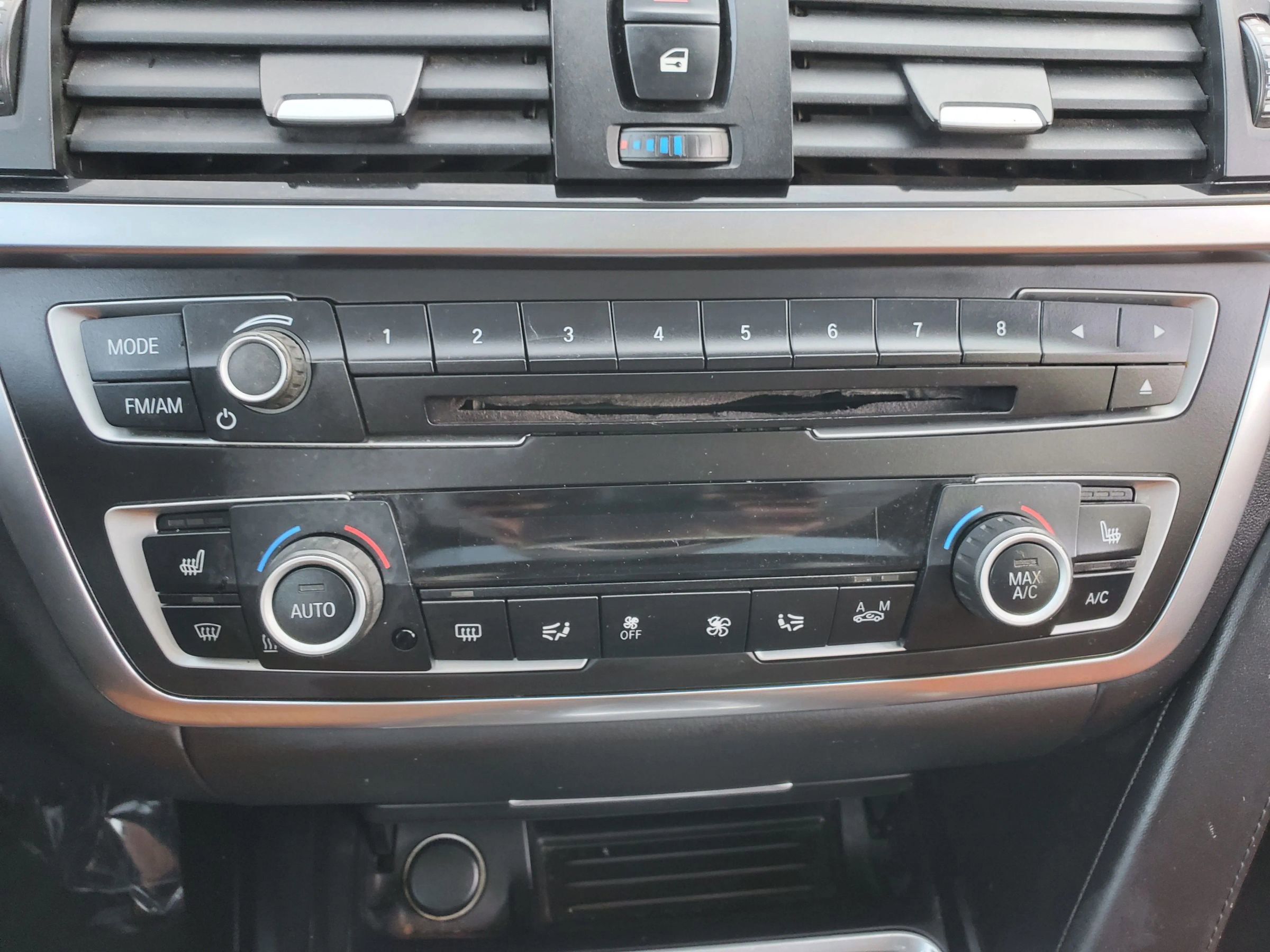 Used 2015 BMW ActiveHybrid 3 w/ Technology Package image 47