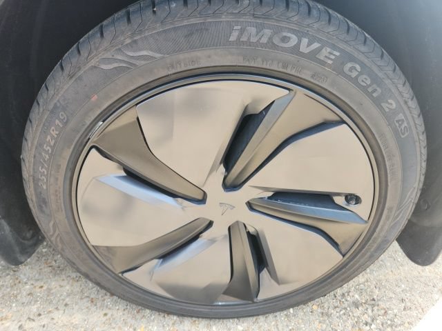 Used 2026 Tesla Model Y Long Range AWD/4WD image 13