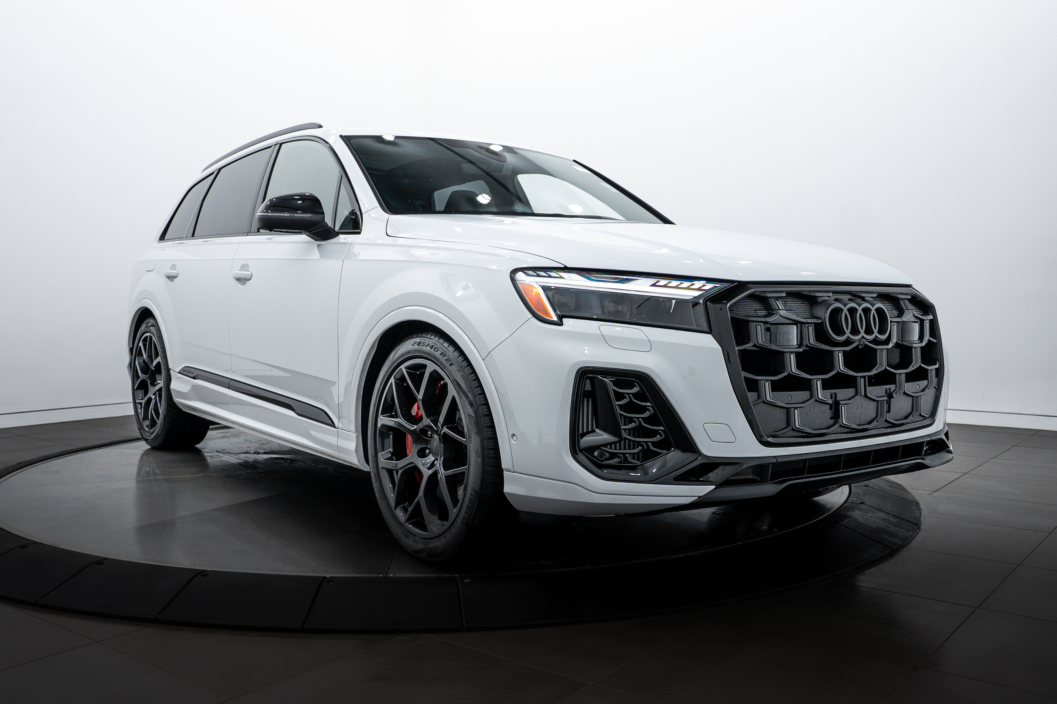 New 2026 Audi SQ7 Prestige video 2