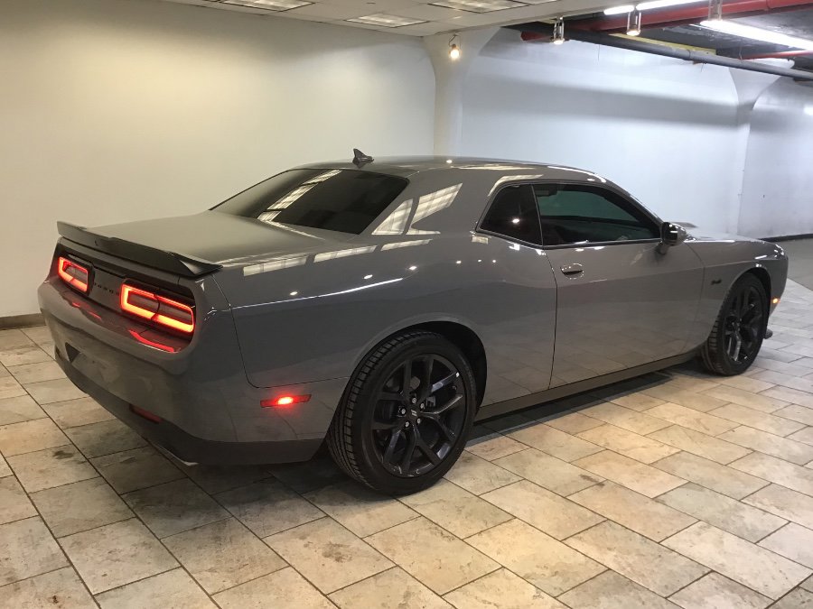 Used 2023 Dodge Challenger R/T w/ Blacktop Package image 3