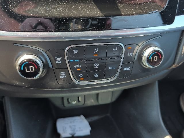 Used 2020 Chevrolet Traverse LT FWD image 19
