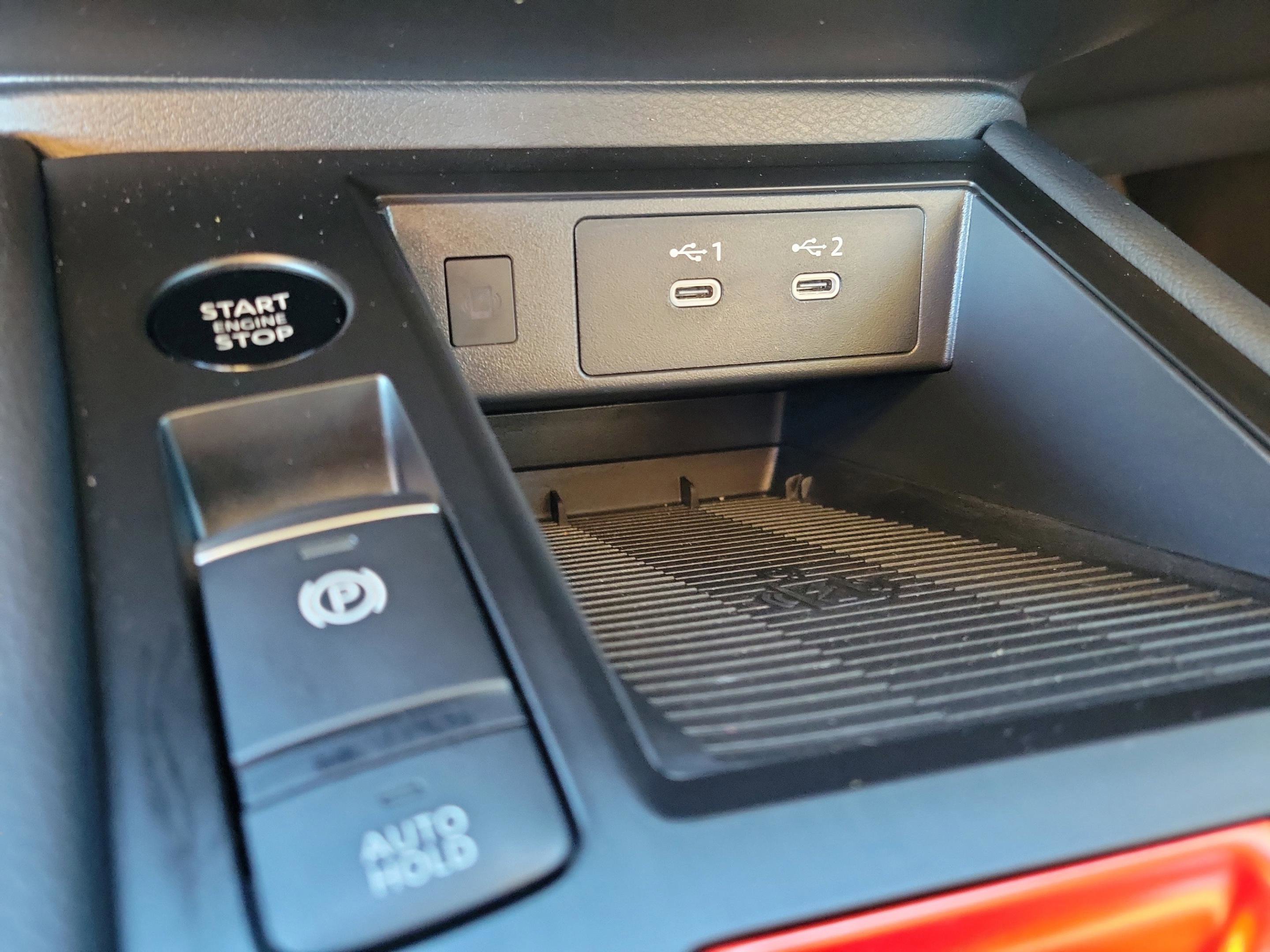 Certified 2025 Nissan Kicks SR image 28