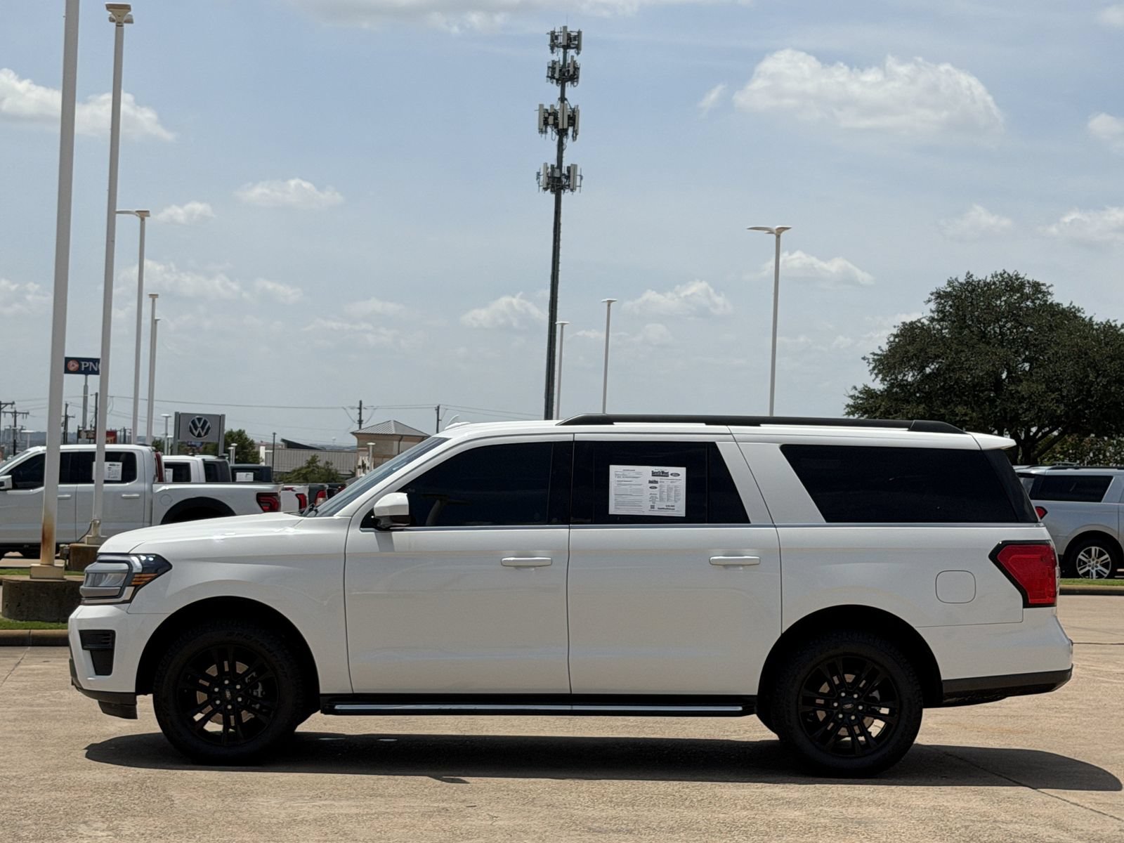 Used 2022 Ford Expedition Max XLT RWD image 7