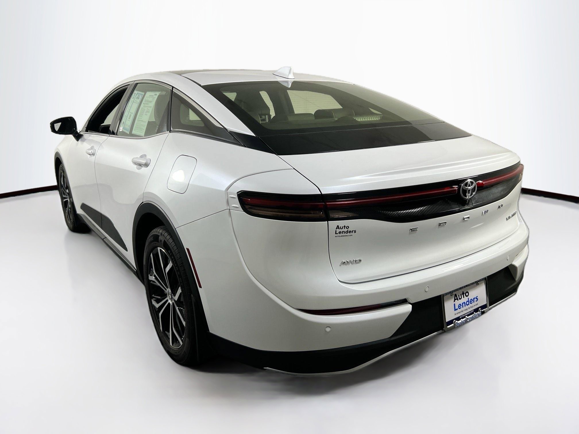 Used 2023 Toyota Crown Limited image 7