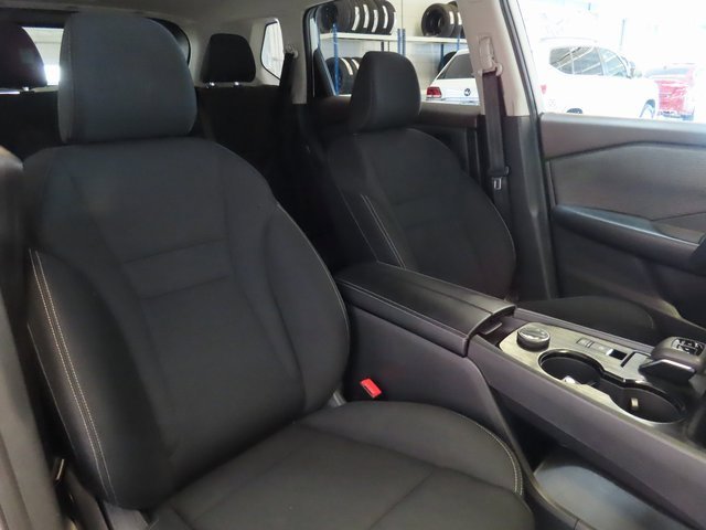 Used 2023 Nissan Rogue S image 6