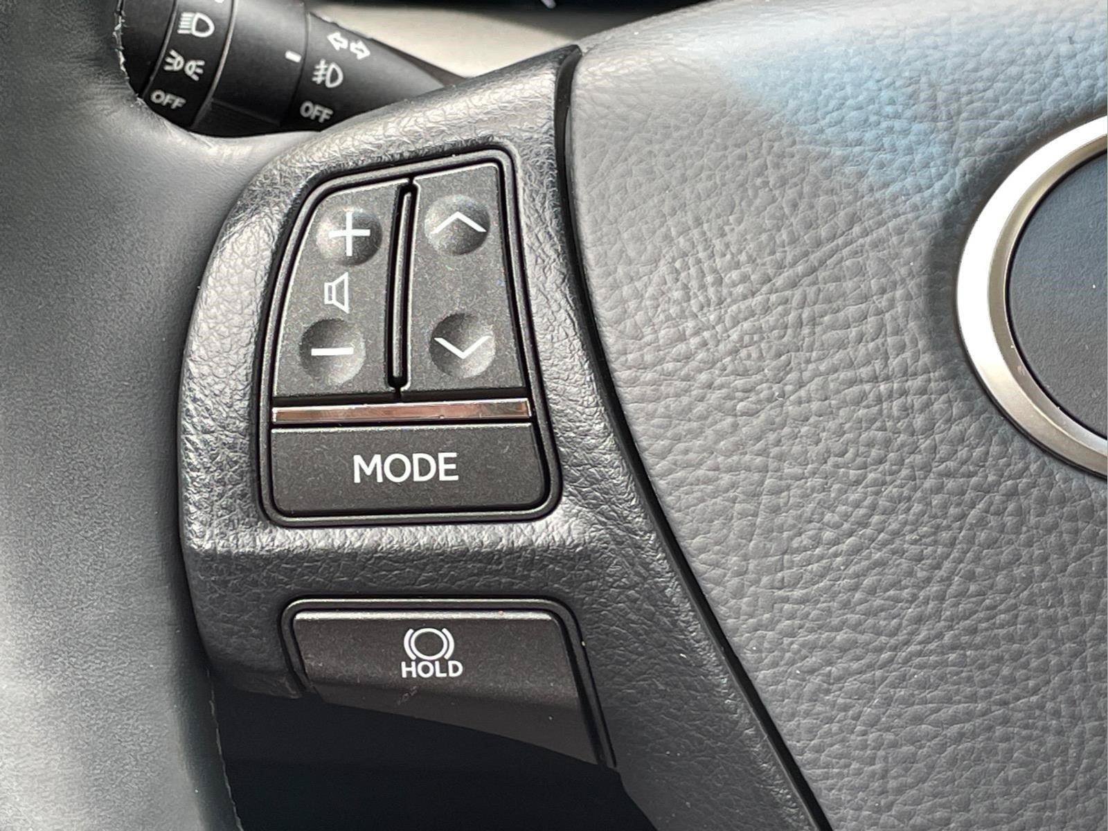 Used 2015 Lexus LS 460 w/ Comfort Package RWD image 22