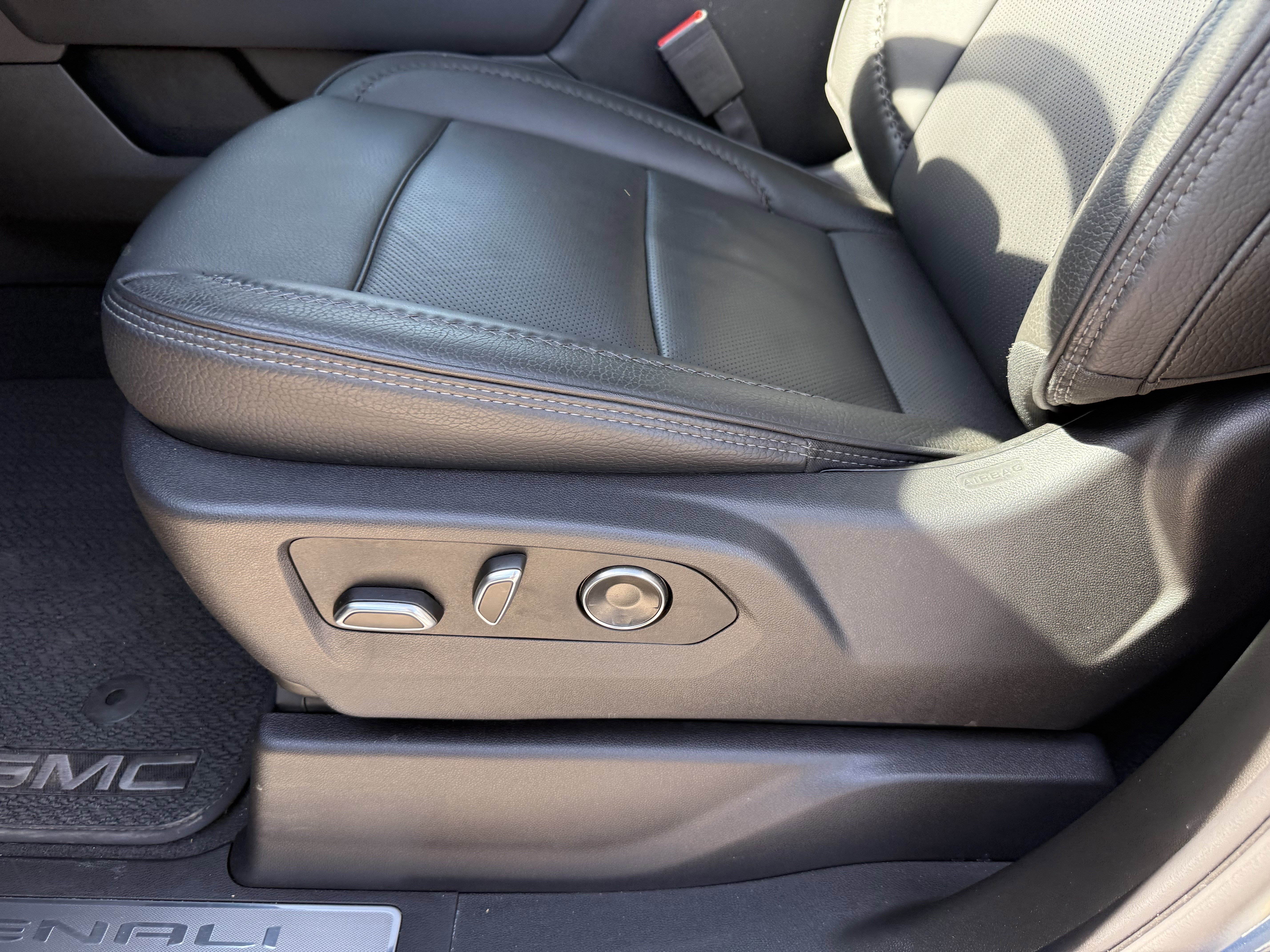 Used 2025 GMC Sierra 1500 Denali w/ Denali Reserve Package image 28