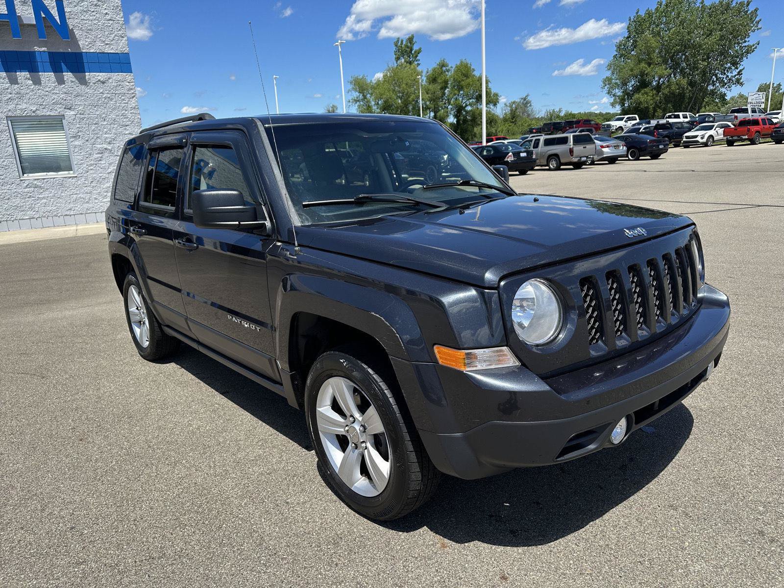 Used 2014 Jeep Patriot Latitude AWD/4WD image 13