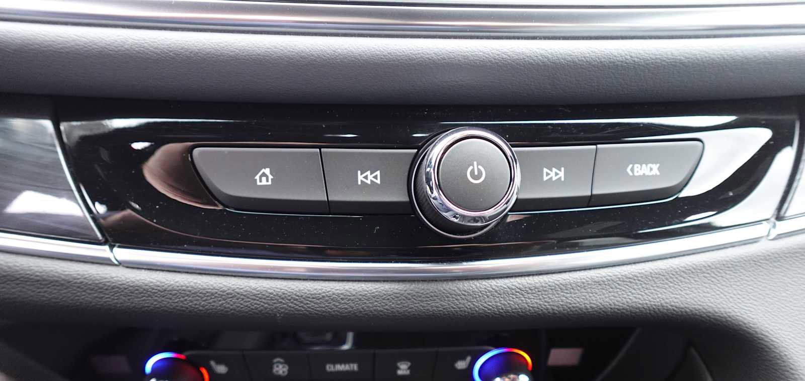 Used 2023 Buick Enclave Essence w/ Experience Buick Package image 21