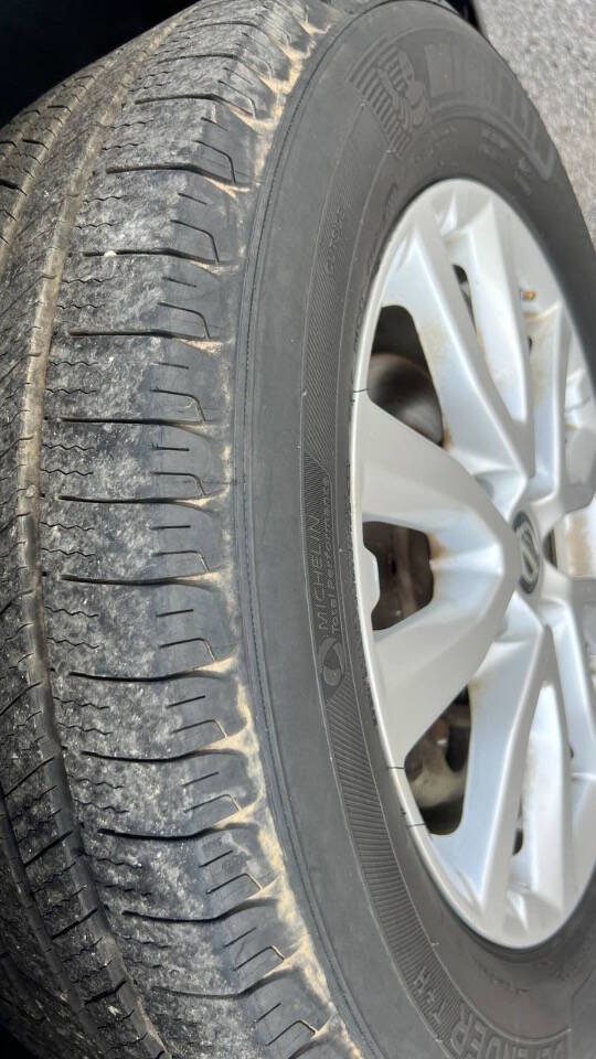 Used 2019 Nissan Rogue SV w/ Sun & Sound Touring Package image 31