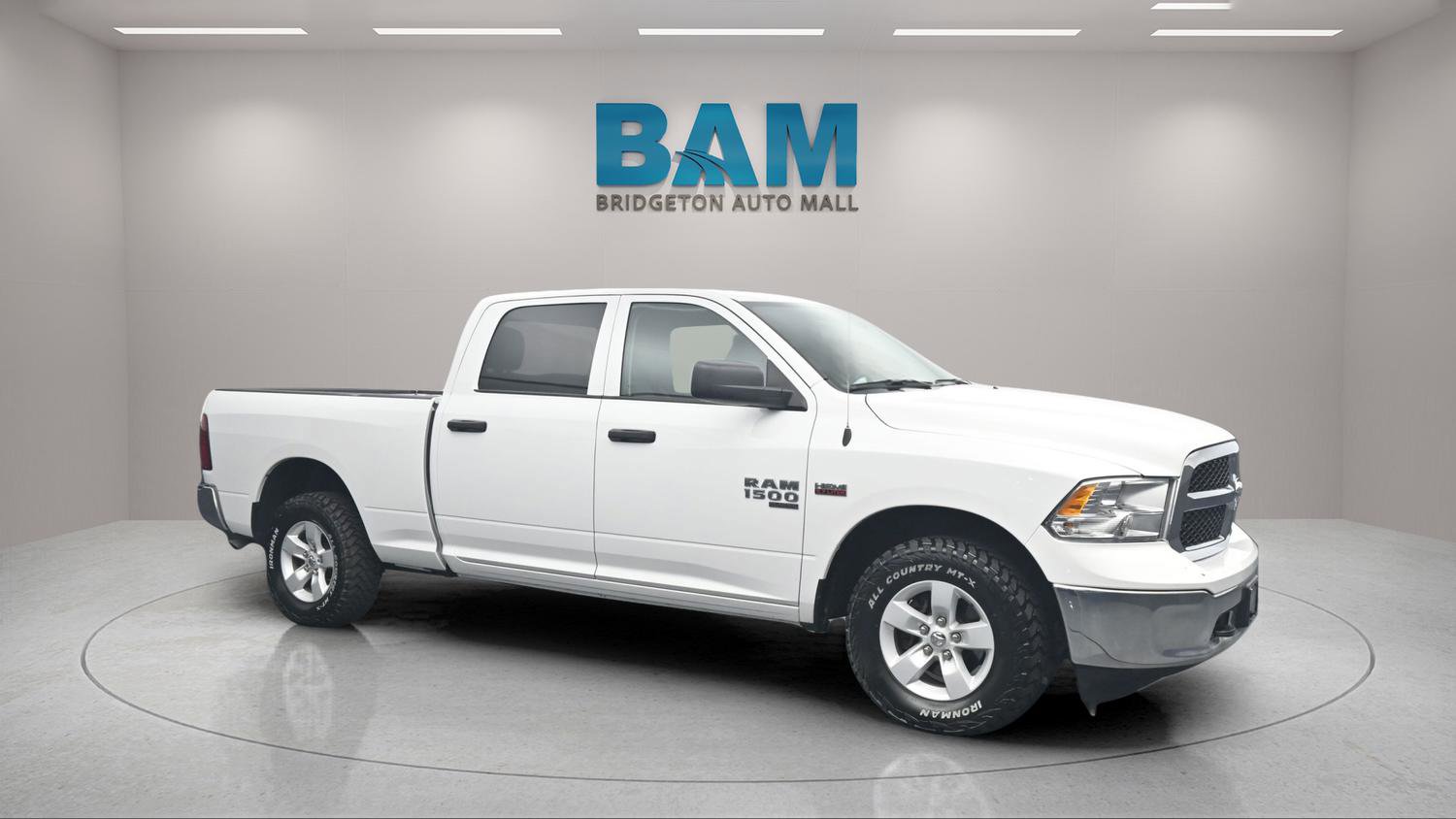Used 2022 RAM 1500 Classic SLT w/ Protection Group AWD/4WD image 1