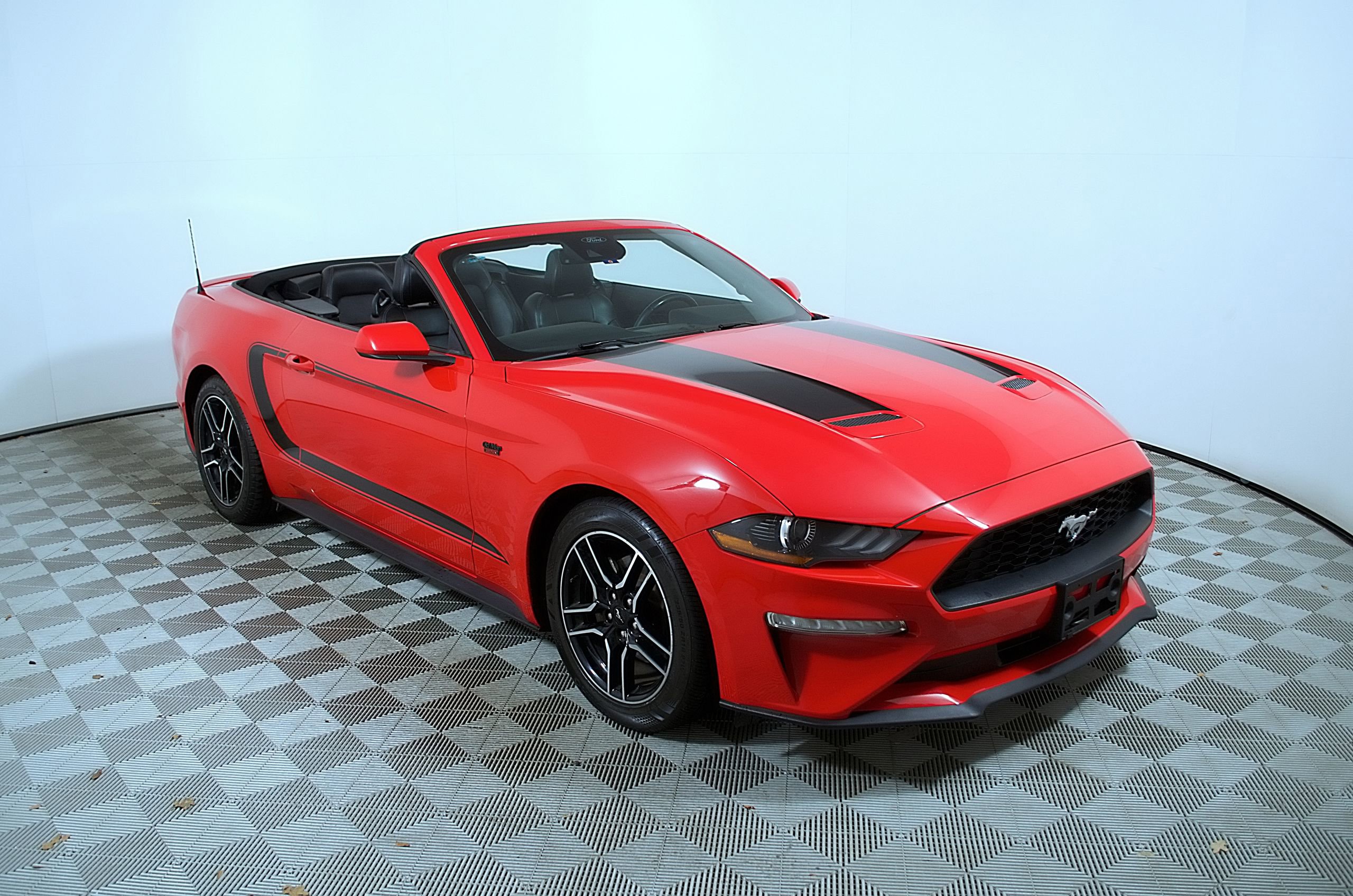 Used 2022 Ford Mustang Premium RWD image 6