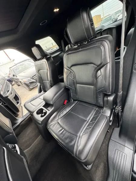 Used 2018 Ford Explorer Platinum image 20