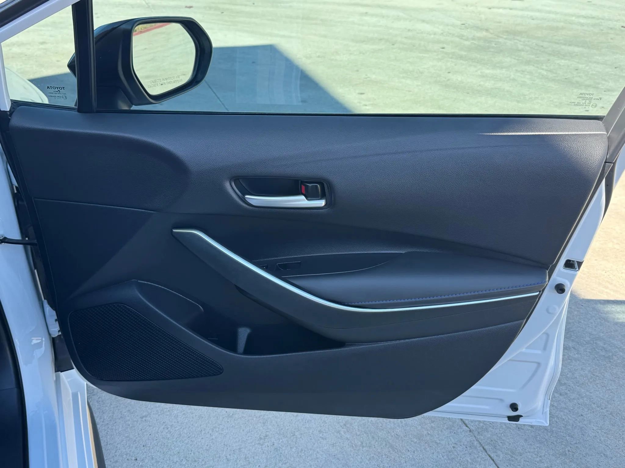 Used 2022 Toyota Corolla SE image 16