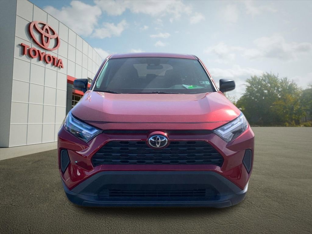 Used 2025 Toyota RAV4 LE AWD/4WD image 8