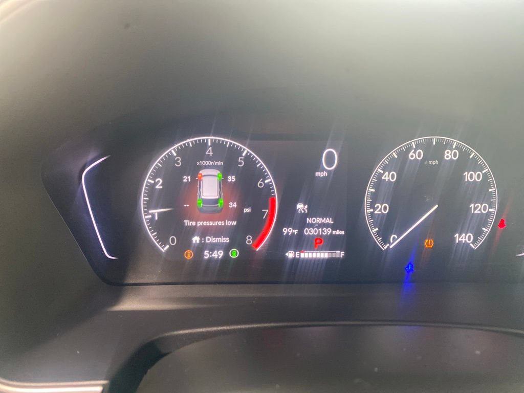 Used 2025 Honda Pilot Sport image 2