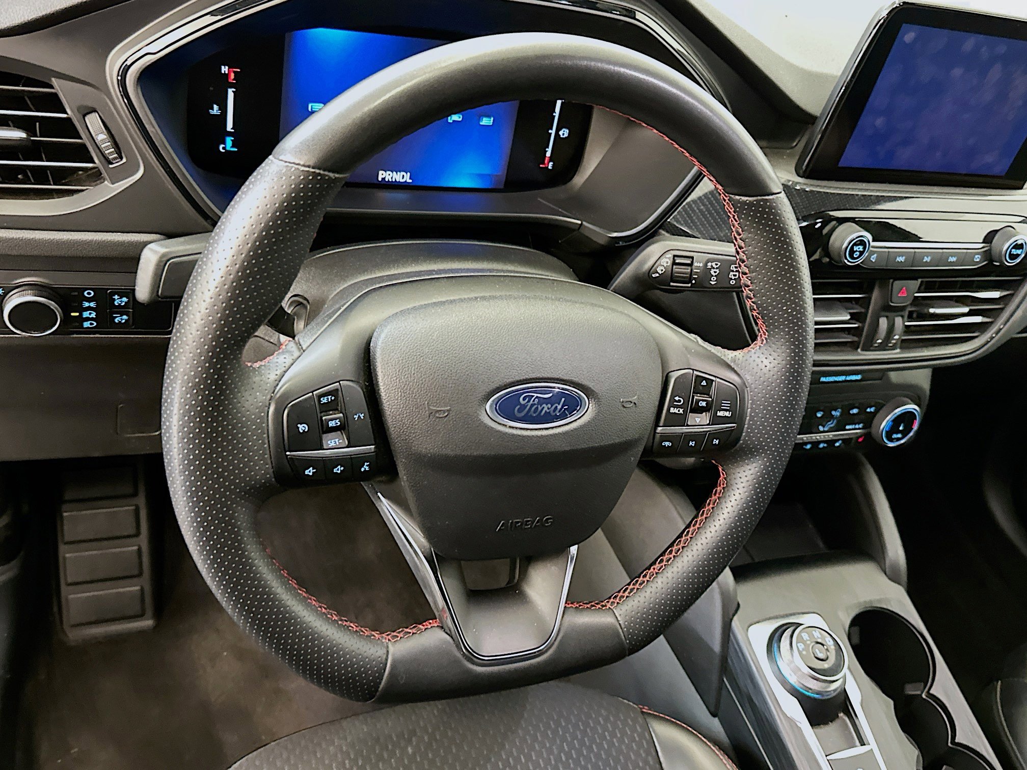 Used 2024 Ford Escape ST-Line image 18