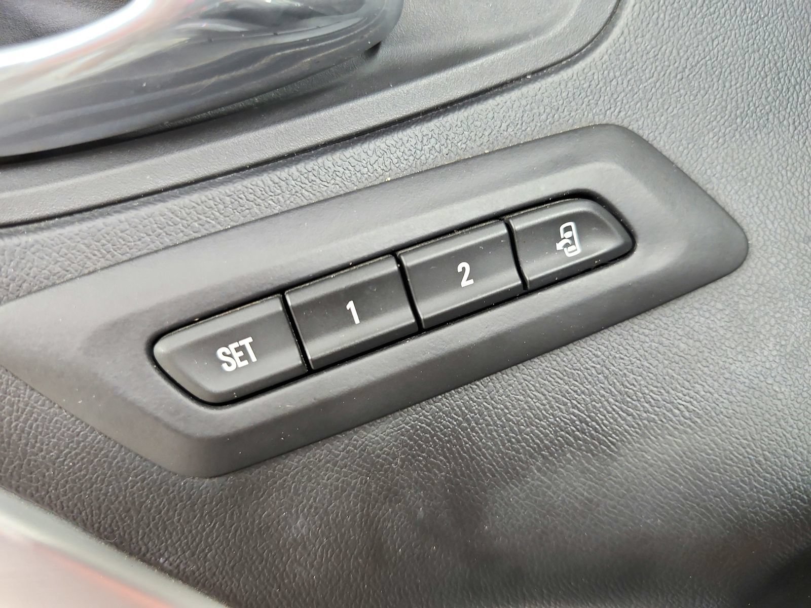 Used 2016 Chevrolet Camaro SS RWD image 21