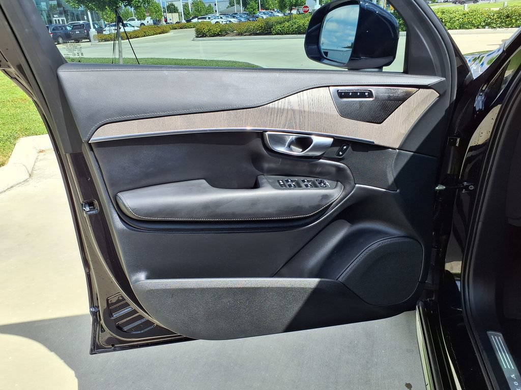 Certified 2023 Volvo XC90 B6 Ultimate w/ Protection Package Premier AWD/4WD image 14