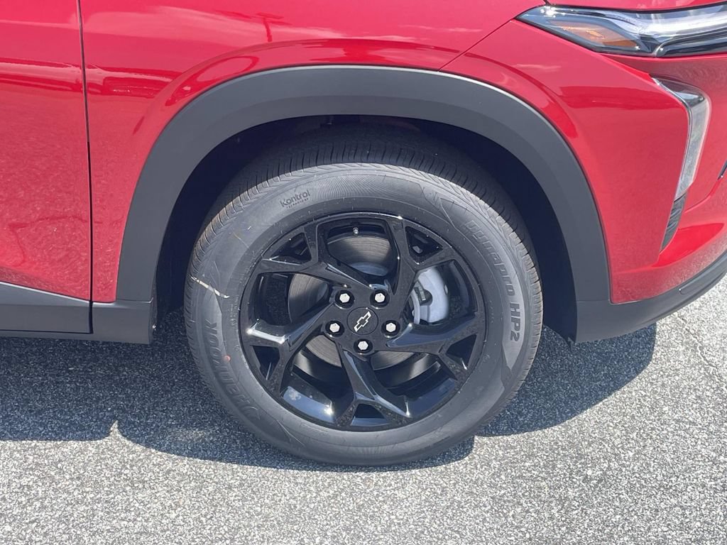 New 2026 Chevrolet Trax LT w/ Midnight Edition FWD image 10