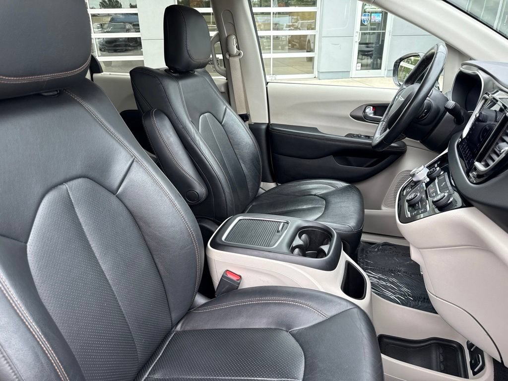 Used 2020 Chrysler Pacifica Touring-L Plus FWD image 53