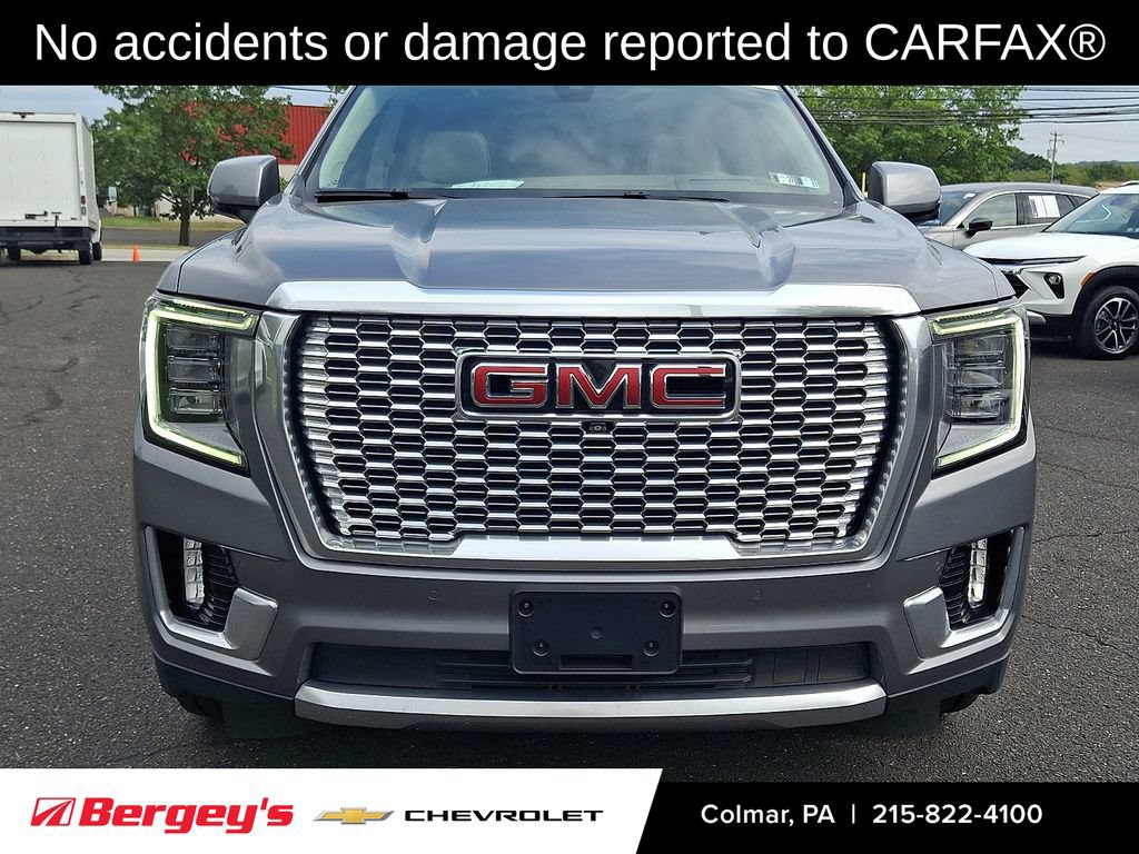 Used 2022 GMC Yukon XL Denali w/ Denali Ultimate Package AWD/4WD image 2