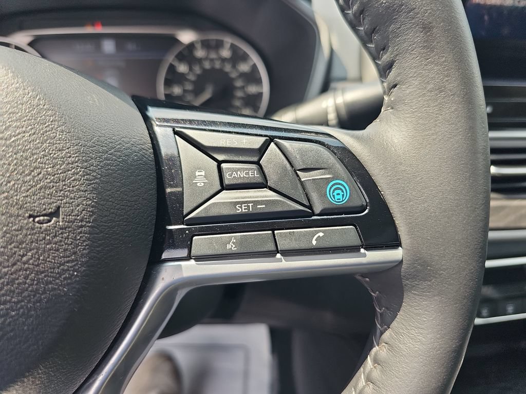 Used 2025 Nissan Altima 2.5 SL FWD image 18