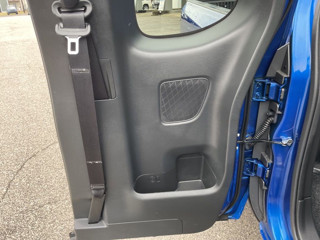Used 2024 Nissan Frontier SV w/ SV Convenience Package image 34