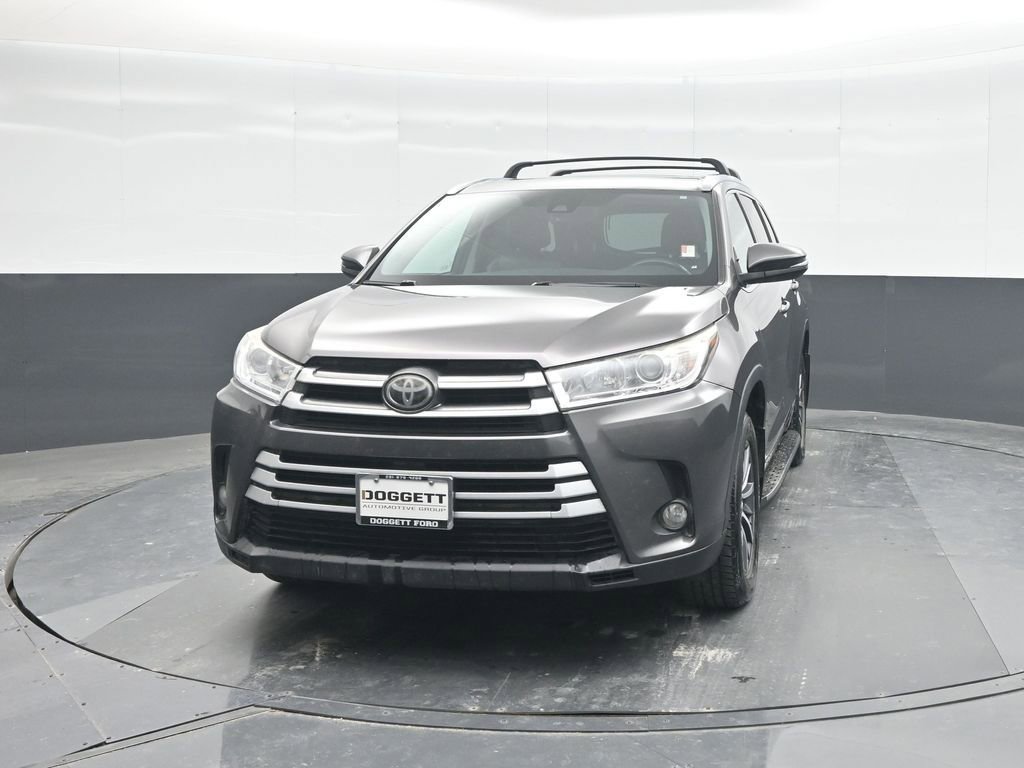 Used 2017 Toyota Highlander XLE AWD/4WD image 5