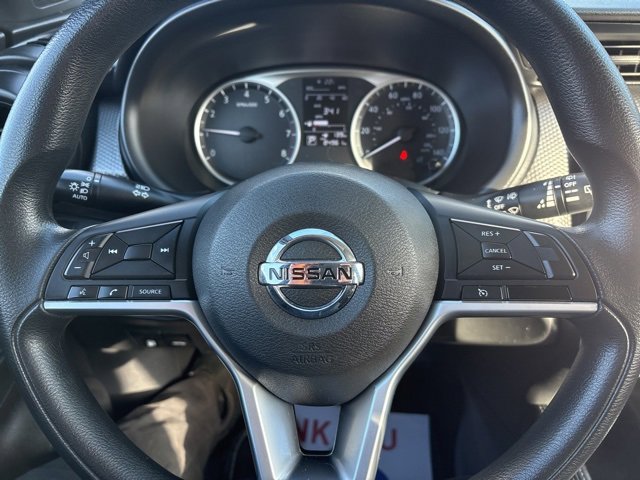 Used 2018 Nissan Kicks S image 40