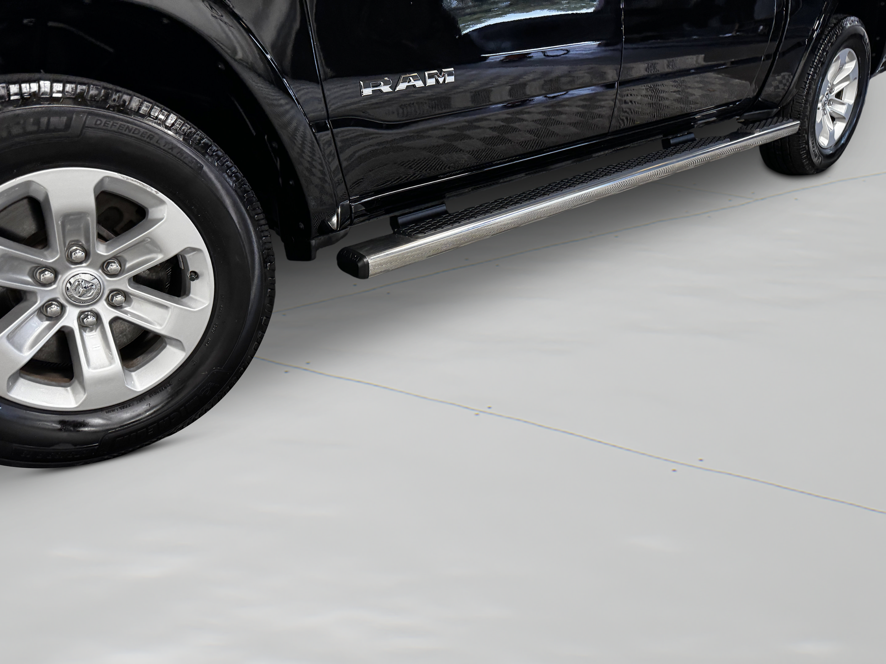 Used 2019 RAM 1500 Laramie w/ Bed Utility Group AWD/4WD image 43