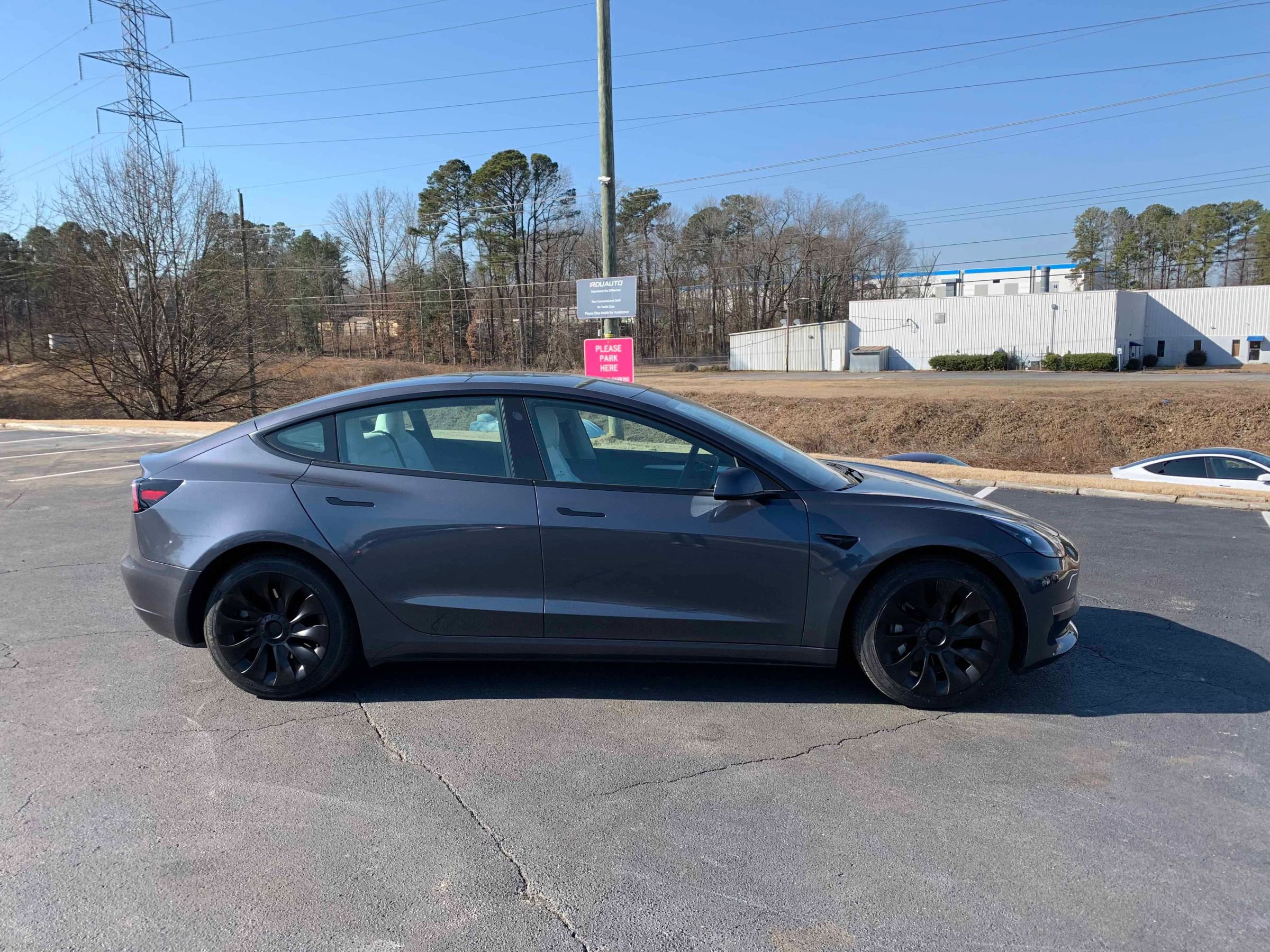 Used 2023 Tesla Model 3 Standard Range image 12