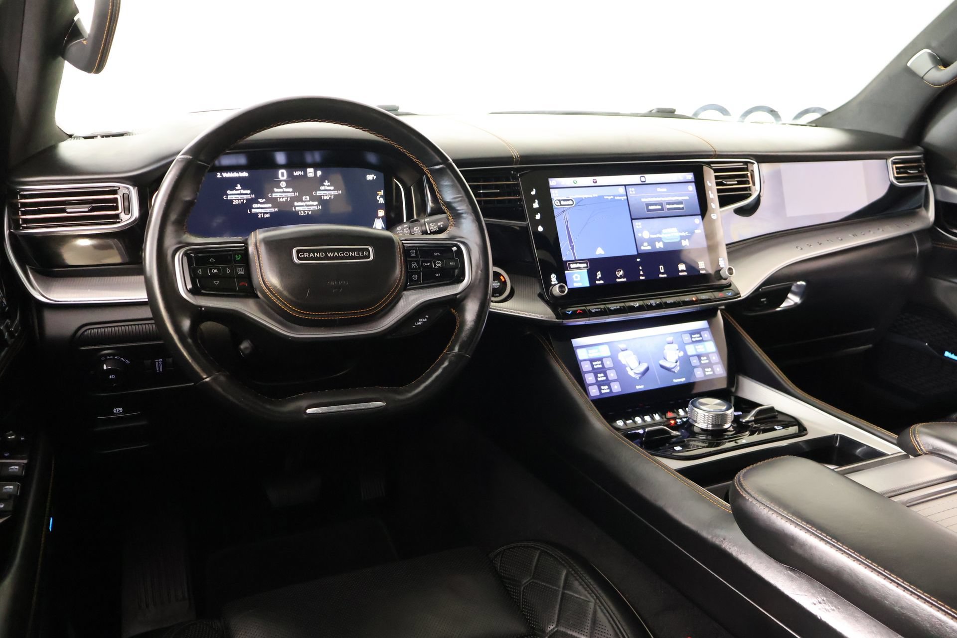 Used 2023 Jeep Grand Wagoneer Series III AWD/4WD image 2